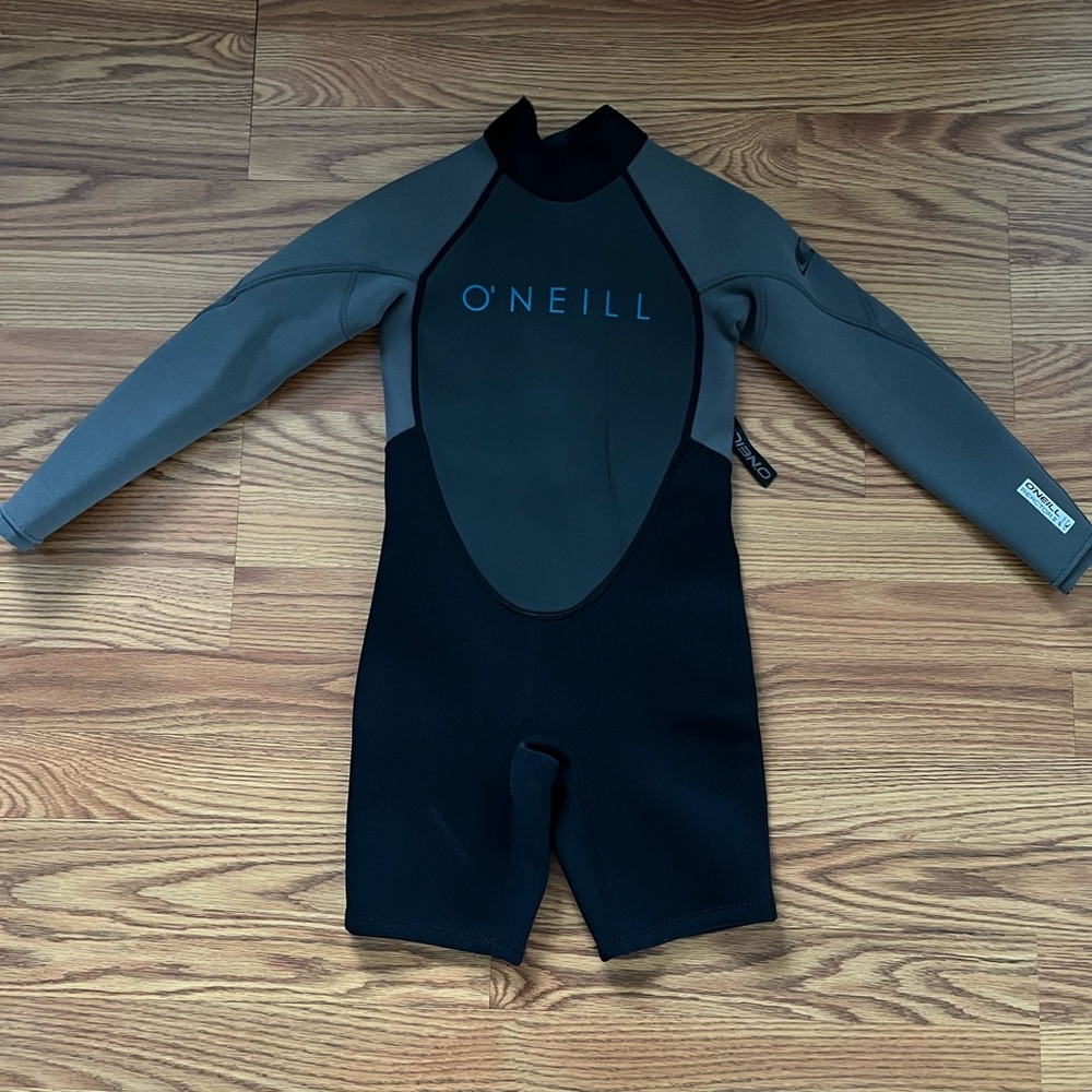 Size 8 boys O’Neil wetsuit, spring suit. Only worn a handfull if time